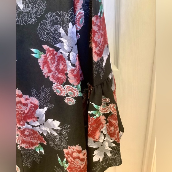 Like New Bobeau Floral Print Bohemian Cottage Core Bell Sleeve Flowy Top - M - Picture 5 of 9